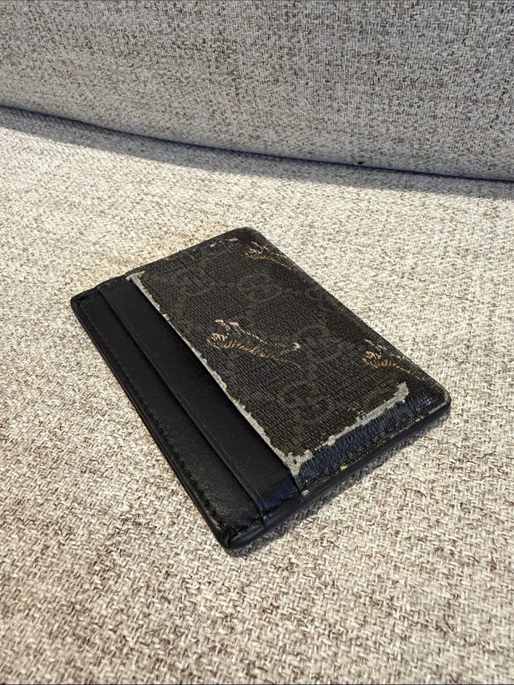Gucci Tiger card holder-used-distressed exterior